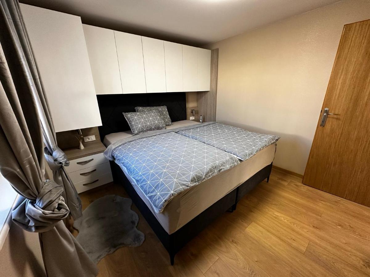 Apartman Veronika Vrsi Exterior foto