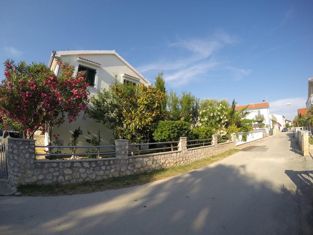 Apartman Veronika Vrsi Exterior foto