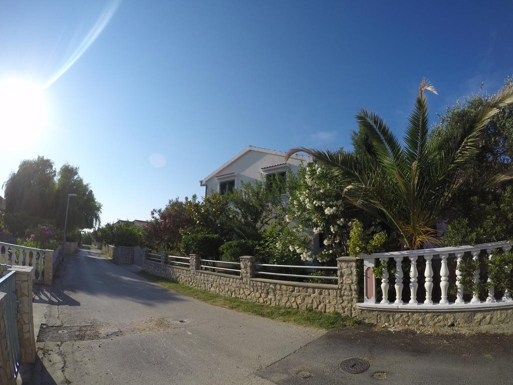 Apartman Veronika Vrsi Exterior foto